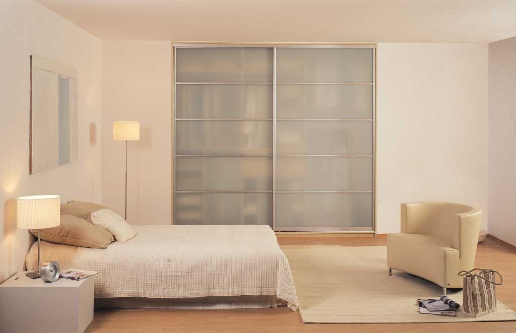 glide and slide-fitted wardrobes for student rentals